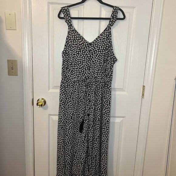 Ruffle strap Daisy print Maxi Sundress Black and White Floral‎ Maxi Plus size - Picture 3 of 8